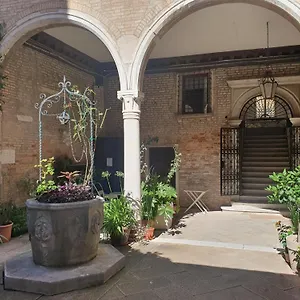 Al Mezzanino, Palazzo Torniello Venedig